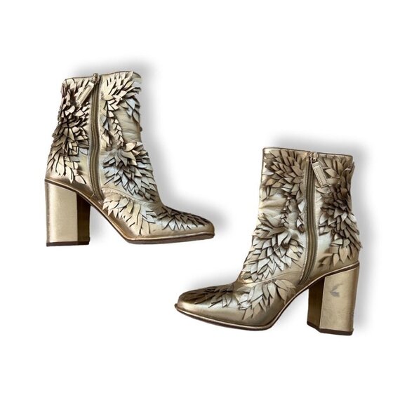Chanel metallic gold leather floral petals booties size 38 - Picture 1 of 11